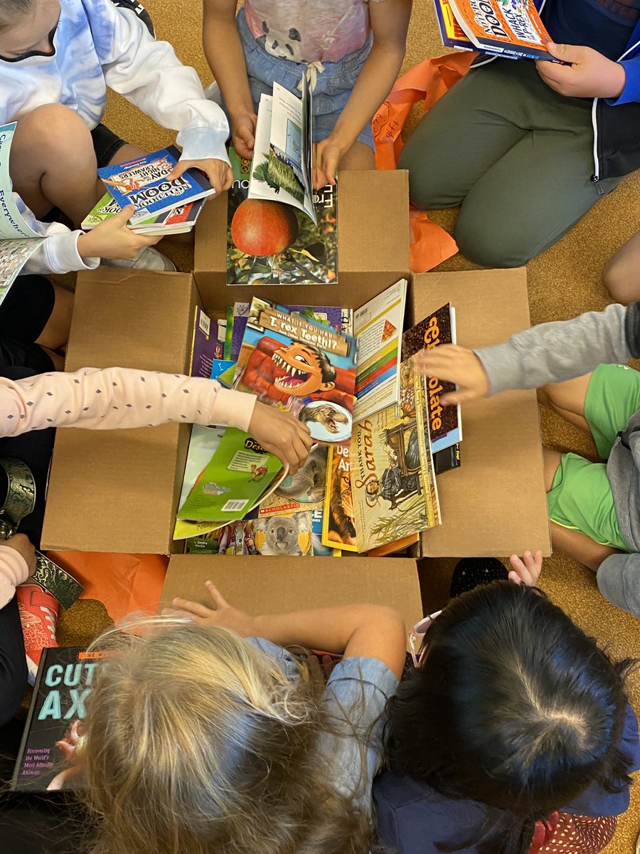 taraethridge's tweet photo. I realized today how much we are all needing joy in our lives. @KathyZabinski and I worked together to curate a classroom library “refresh” for the ES classes and delivered them as book fairies. The sheer magnitude of JOY was magical and made our day. @IntSchPrague https://t.co/MgGJ7HV1JZ