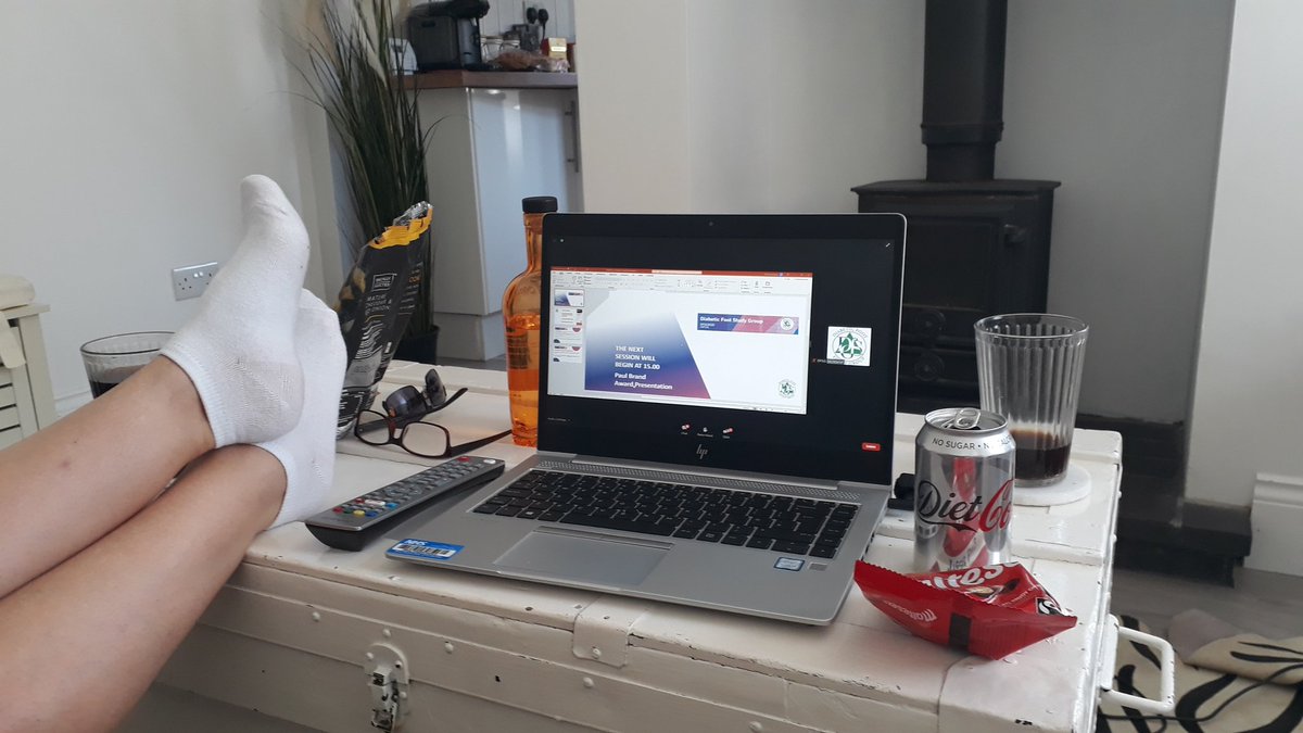 LesleyWeaving's tweet image. #dfsg @rachelb_dsn more comfy than a lecture theatre and no queue for the loo #virtualconference