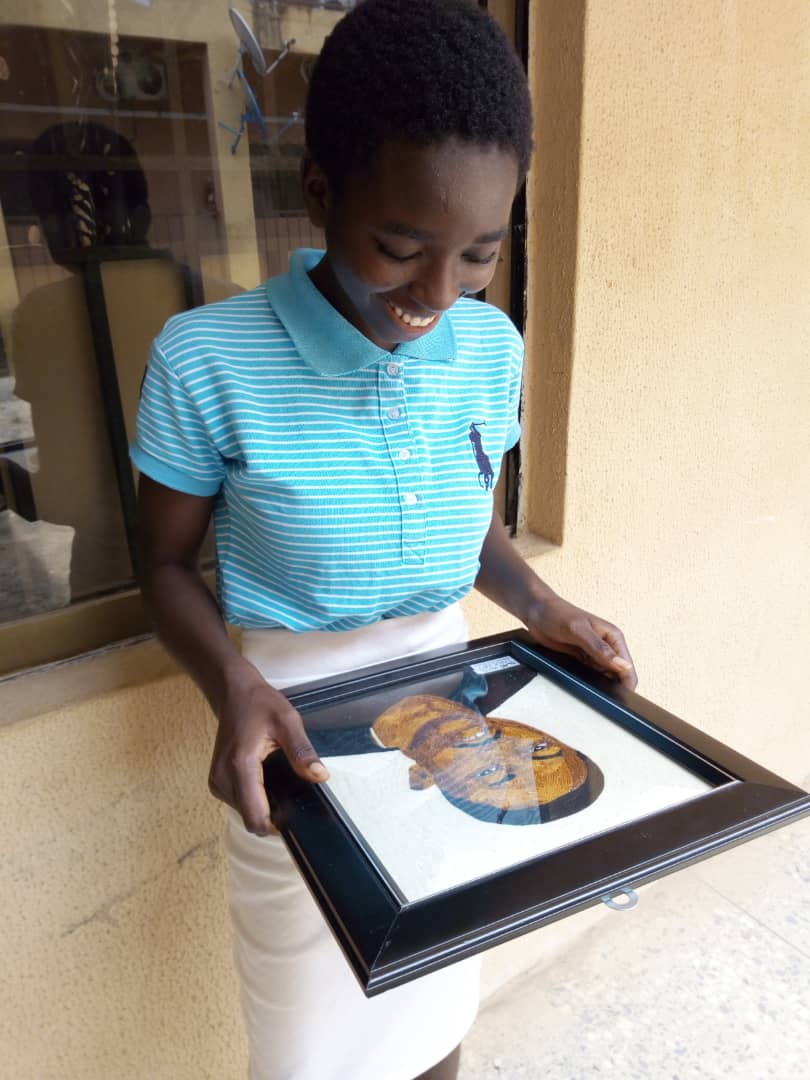 AlaoRuth2's tweet photo. Have you been thinking of what to gift a friend? Order for a wool portrait todayπ₯βοΈ
#YarnDesignsIt #textile #art #MadeWithWool #CocozzyDidIt https://t.co/o1i9HpRgh9