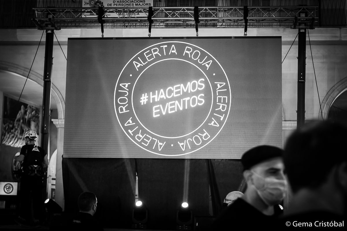 gema_cristobal's tweet photo. Concentración @Alertarojaeventos en #Mallorca.
¡Juntos somos más fuertes, todo irá bien!
#Apoyo17S #AlertaRoja #RedAlert
#HacemosEventos #WeMakeEvents
#MPIiberianchapter #JuntosBrillamosMas
#Espectaculos #Comunicacion #Cultura #MICE #PhotoEvents https://t.co/bdfd7iYoLL