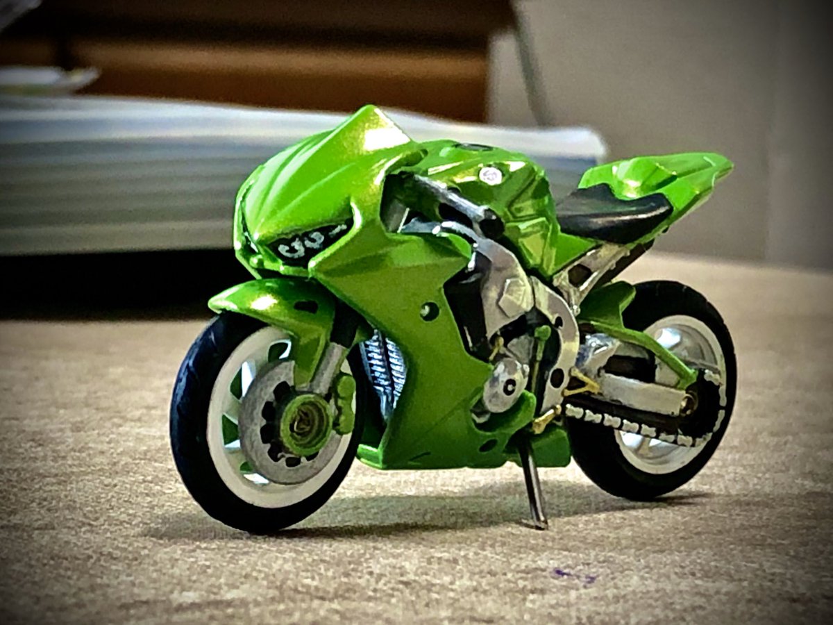 Yuuki トミカ Honda Cbr1000rr 完成しました 何気にバイクの改造は初です トミカ改造 Yuuki トミカ Honda Cbr1000rr 完成しました 何気にバイクの改造は初です トミカ改造