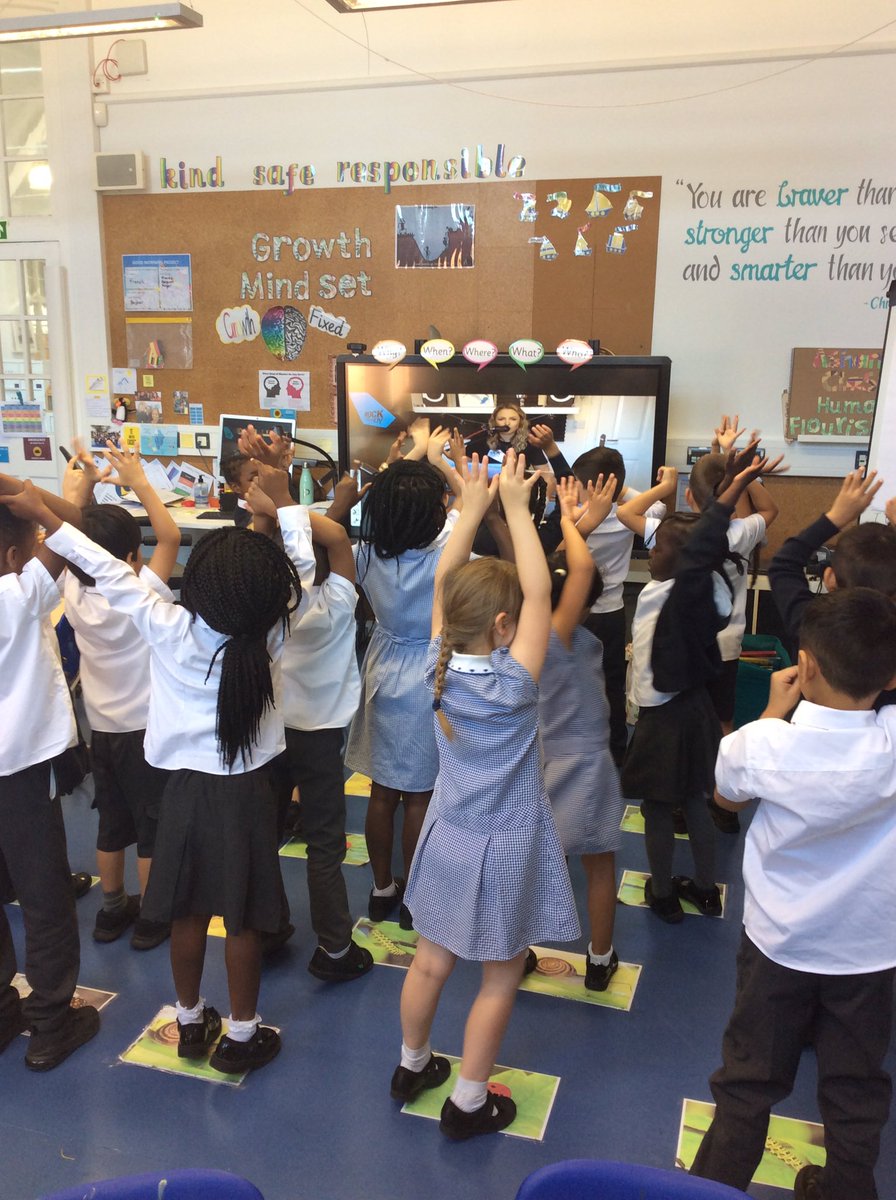 RFitzroyAcademy's tweet photo. #ashanticlass enjoyed another ‘Feel Good Friday’ virtual music session with @RSMusicSchool #year1 https://t.co/5nOFgalDCh