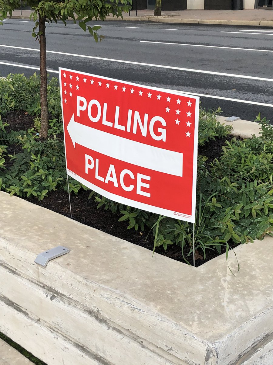 karen51's tweet photo. The line for early voting is already long! #vote #votevirginia #firstdayofvoting https://t.co/KzUmZm2KYi