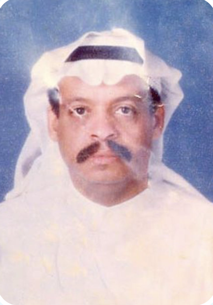 Kuwait_martyrs's tweet photo. الشهيد:عبدالكريم سليمان موسى عيسى
طبيعة العمل : مدني 
الحالة الإجتماعية : متزوج 
تاريخ الميلاد : 19/9/1949 
تاريخ الإستشهاد : 18/9/1990 واقعة الاستشهاد :كان الشهيد مقيم لوحده بالمنزل ، وتم العثور على جثته بعد التحرير بمنزله مقتولا https://t.co/IsrIKDoF4a