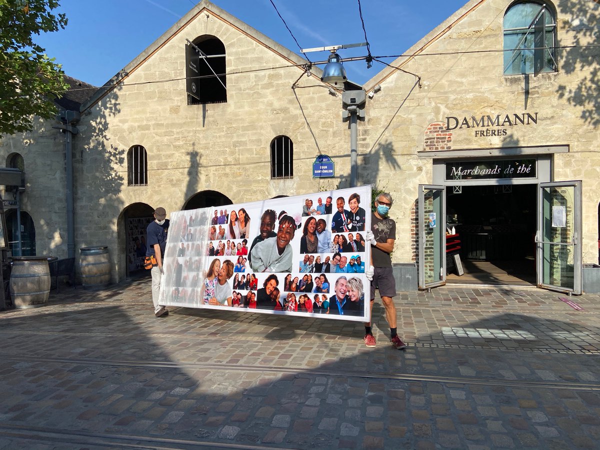 LOLProject's tweet image. [#Exposition] Des rires s’installent à Cour Saint-Émilion pour rendre hommage aux soignants! Découvrez l’expo  
@BercyVillage @DavidKenphoto
bercyvillage.com/actualites/exp…
#photographie #sante #optimisme #rire #Paris12