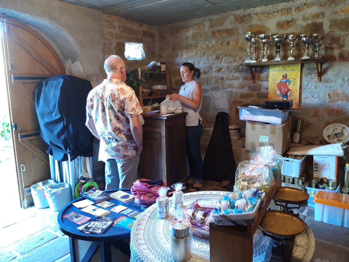 🦆🎤 Ce matin, le #foiegras en #Correze à l'honneur au micro @FBLimousin de Régine, chroniqueuse culinaire. 
🎙L'émission est à réécouter sur urlz.fr/dPWH
👀 Mais le mieux, c'est de venir ce week-end aux #journeesdupatrimoine : urlz.fr/dPWK