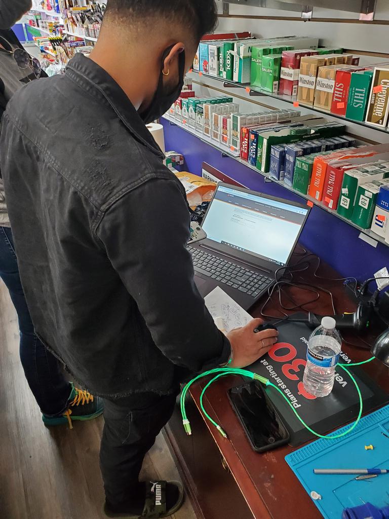 BoostMikeBoost's tweet photo. BYOD going out at Tobacco and Cellphone with @BoostBugg @BoostBmoreTay @BaltimoreBoost @HMDISHingBoost @BoostAJP #boostdishingdeals #Topatlantic #BYOD https://t.co/udxUJ3Jzl3