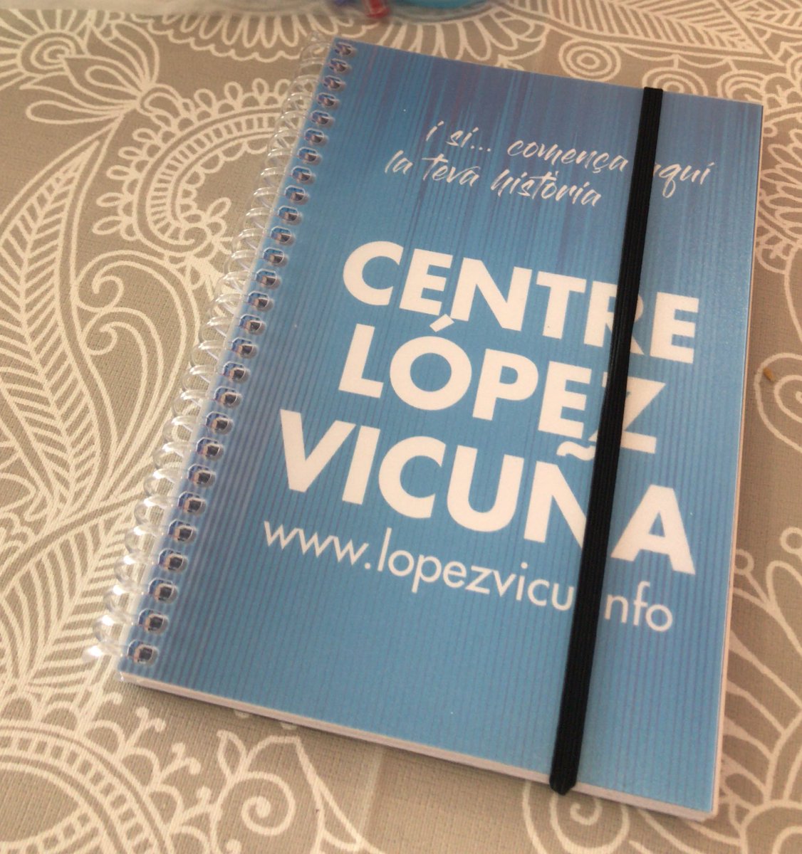 Happy_Sil's tweet photo. 1a setmana dels alumnes d’#APD1 Iniciem un gran camí junts! Bones sensacions i ganes d’aprendre! #tutora @LopezVicuBCN https://t.co/tbNBgJ6p82