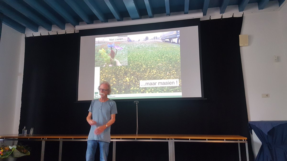 #praktijkdagbermen door <a href="/vlinderNL/">De Vlinderstichting</a> Hele interessante bijeenkomst over #ecologisch #bermbeheer met onderzoekers, ambtenaren en adviseurs. Over #innovatie, #mozaiekbeheer, #eikenprocessierups en de stap van informeren naar #inspireren. + 'Niet zaaien, maar maaien!!!'