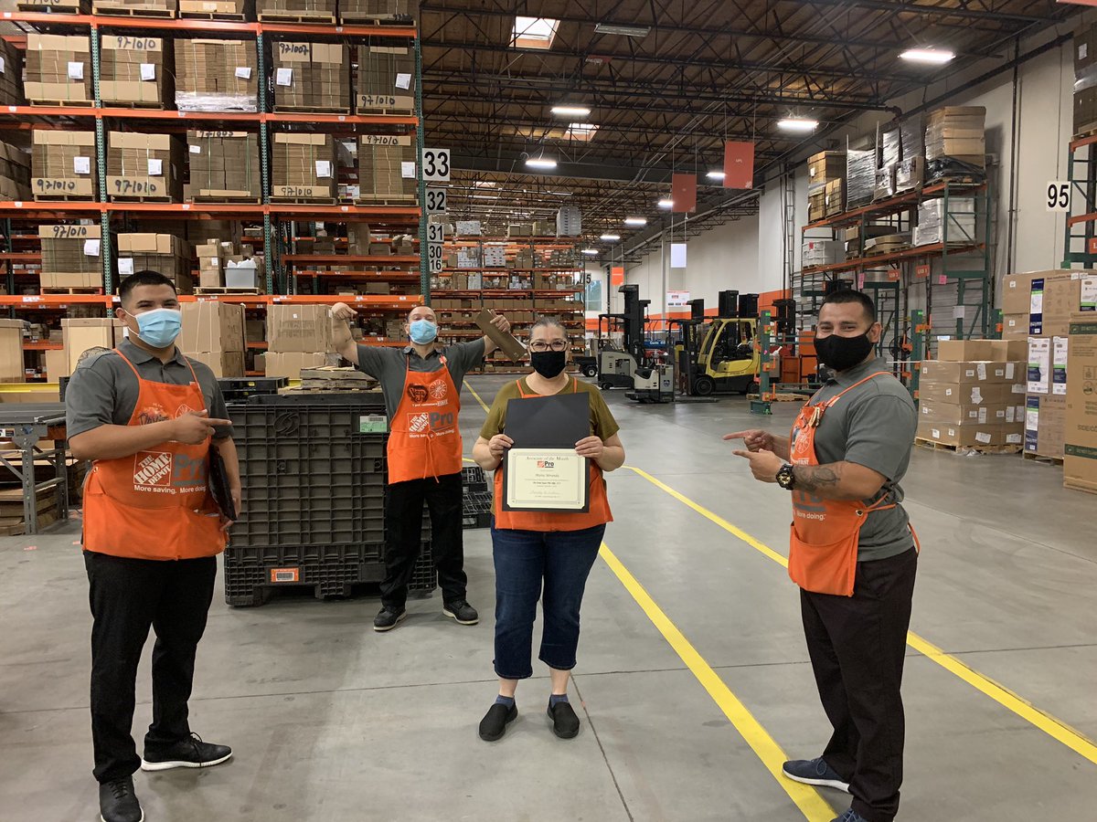 Recognizing and appreciating all that our associates do. Associate of the Month and our Value Associate.. #Levelup