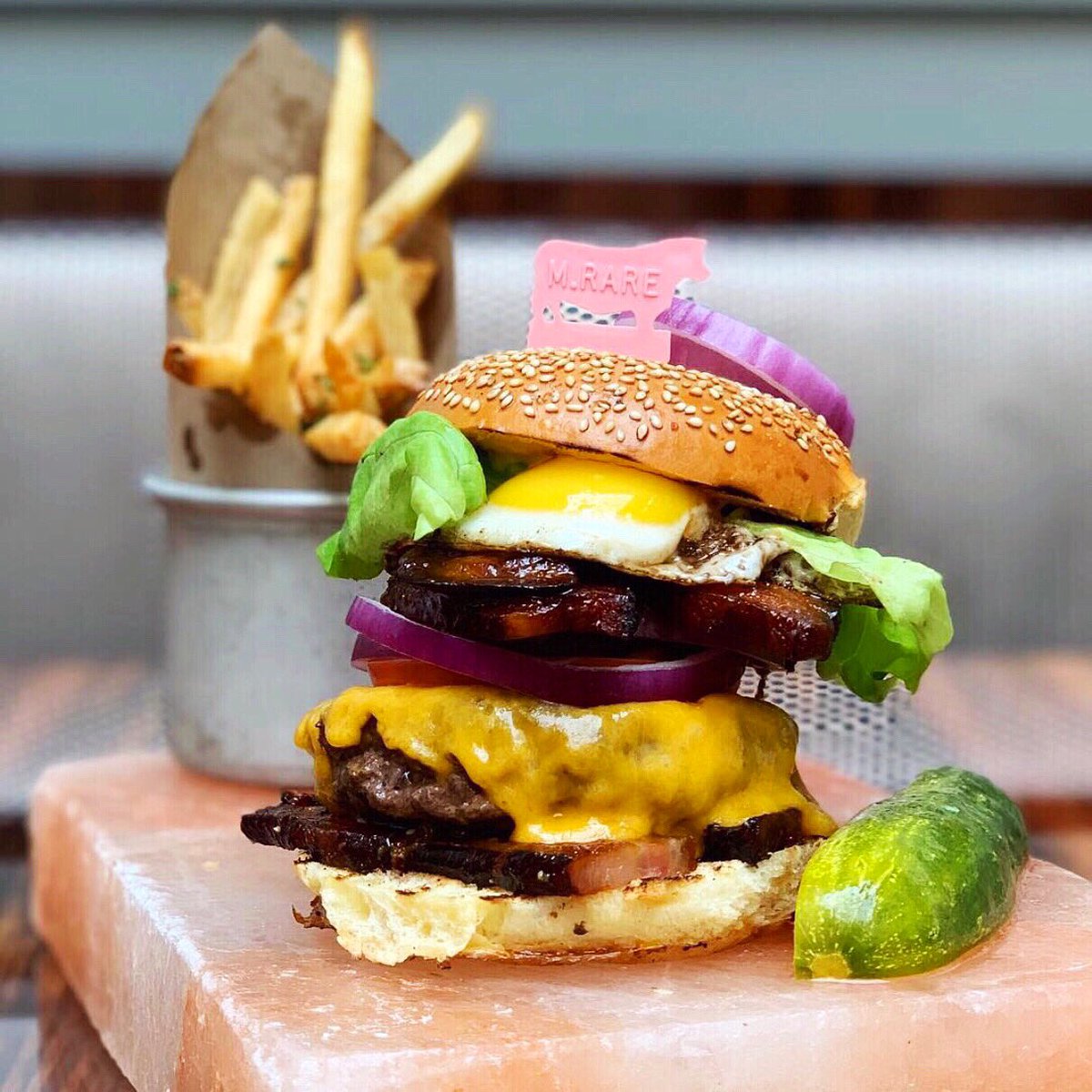 Indulge in #NationalCheeseburgerDay with Chef David Burke's masterfully crafted P.O. Dry Aged Cheeseburger at @TrumpDC. Mouth-watering, decadent, and perfectly presented. https://t.co/eB59OK58xD