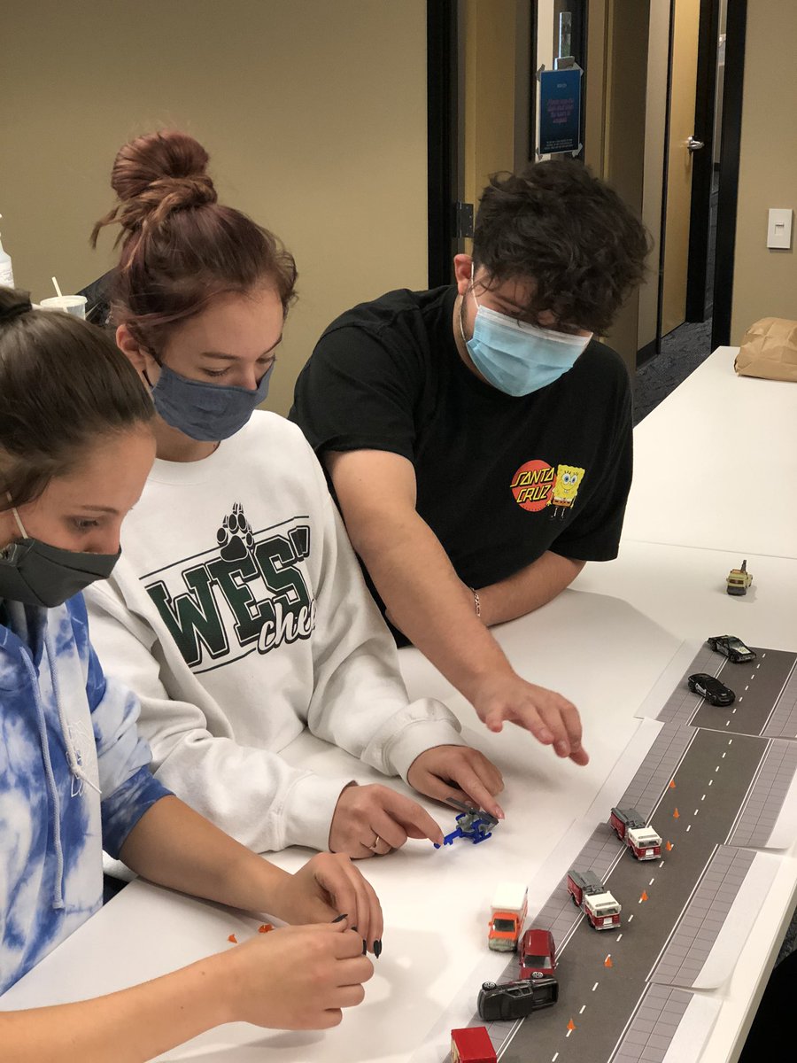 agaul24's tweet photo. Student from @BlackRaidersEHS @WHS_Activities & @SiouxCityNorth learn about Traffic Incident Management and how to stay safe at accidents @SCCareerAcademy EMR class. @JazmineMurdock #witccems #sccsd https://t.co/oExQIGX7Kj