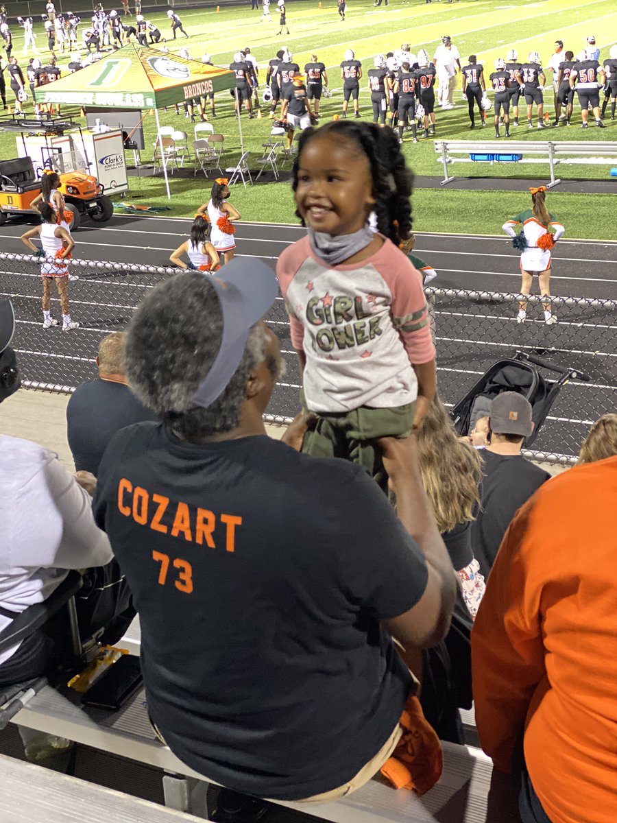 Qbten's tweet photo. At Uncle Dalen’s game! https://t.co/gue93nCs3s