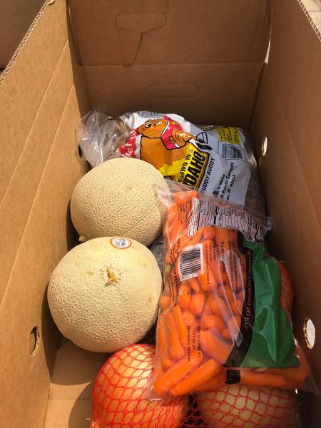 Ha llegado la donación de comida! Puedes venir ahora a nuestra oficina (2060 Singleton Blvd). Muchas gracias a <a href="/Univision/">Univision</a> por esta donación!