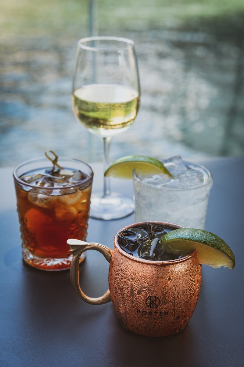 We've got that Friday feeling. 😎 Join us at #PorterKitchenChi for Happy Hour, 3pm - 6pm! 🍹🥃
▫︎ $7 Svedka Mules⁣
▫︎ $8 El Jimador Margaritas⁣
▫︎ $9 Jim Beam Old Fashioneds⁣
▫︎ $9 Select Wines by the Glass⁣
▫︎ $9 Hummus⁣
▫︎ $12 Filet Sliders (3)⁣