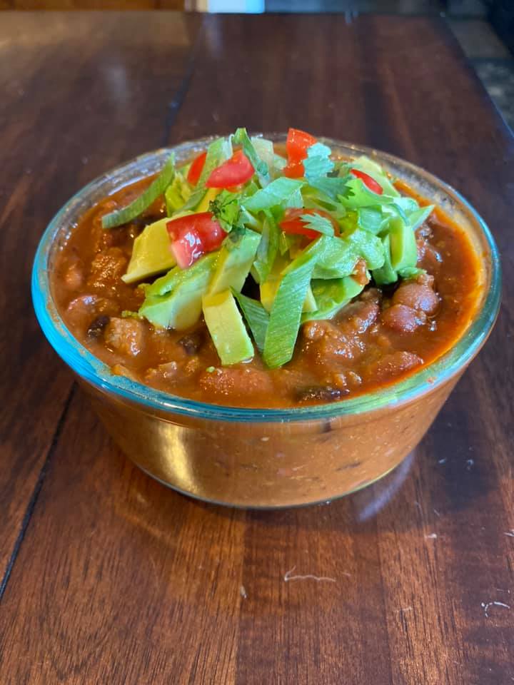 DDPYoga's tweet photo. "Remember that big batch of organic ground beef I made on Monday?! Well, I turned some of that into a big batch of organic chili!"-Stephanie
You can still register for #DDPYMEALPREP https://t.co/U8Hs6mnhEG!🌶️ 🥣 😋 💎
#DDPY #DDPYWorks #glutenfree #organic #dairyfree https://t.co/9SucAlnvOH