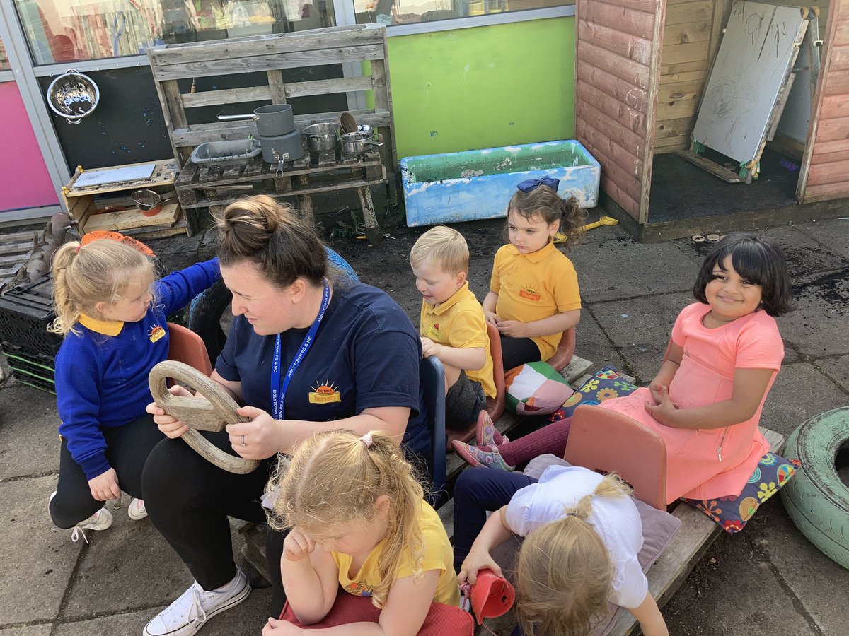 HolytownNC's tweet image. The children are enjoying a wee trip on the Holytown bus 🚌 #usingourimagination #outdoorplay #earlyyears