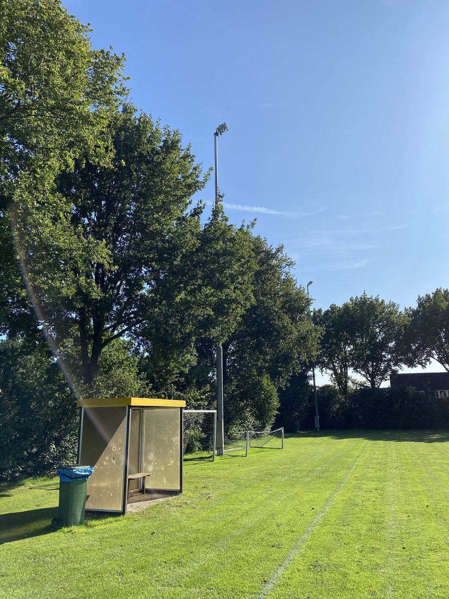 Over de Bal tweet media