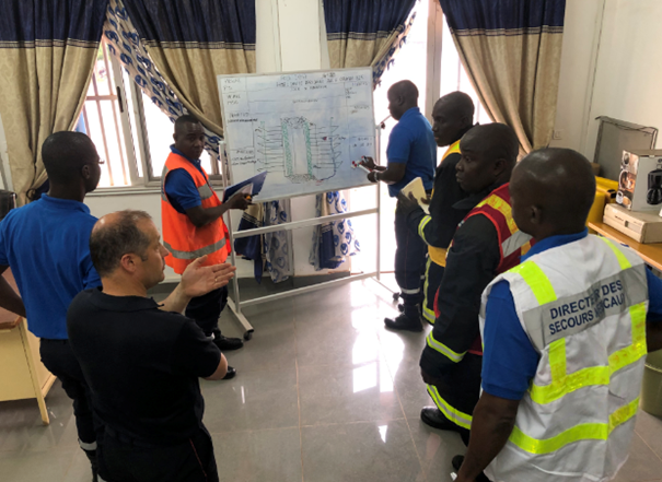 CoopSecuDefense's tweet photo. L’institut supérieur des études de la protection civile (ISEPC - ENVR) de Ouagadougou a organisé, du 31 août au 18 septembre, un stage de formation au commandement des opérations de secours au profit de 13 officiers sapeurs-pompiers venant de 8 pays. @PompiersParis @francediplo https://t.co/0qoYi0J9wV