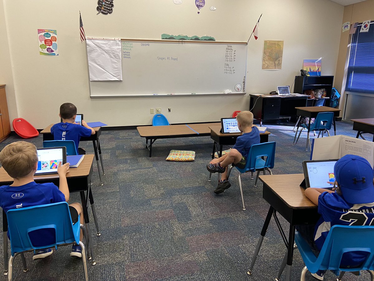 DecaturISDGT's tweet image. #carsonstars first graders creating a Google Slides presentation of the shapes they found