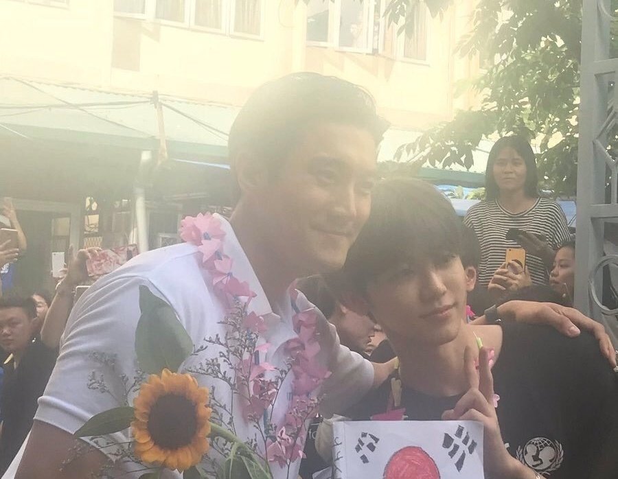 g_eneglaer's tweet photo. มองเป็นอะไรไปไม่ได้เลยนอกจากมาช่วยพ่อหาเสียง https://t.co/yqLmUTVpId