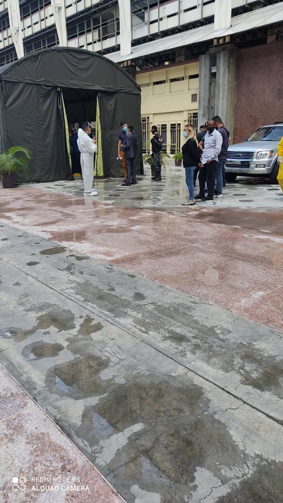 mppsp_dgcdp's tweet photo. Plan de Descongestionamiento dentro del Marco Plan Pasos de Libertad (Cayapa), Direccionado por @Blancoliceth Instruido por nuestro ente rector con las medidas correspondientes de Bioseguridad, continuamos trabajando sin descanso. #DDHH #DGCDP @irisvarela @mirelct @NicolasMaduro https://t.co/XW6BPJn6NJ