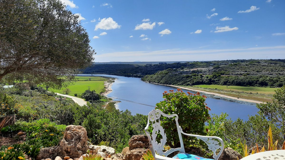 nathanstitus's tweet photo. My view for the weekend #FridayFeeling #GoukouRiver #StillBay https://t.co/DkaJTA3g0S
