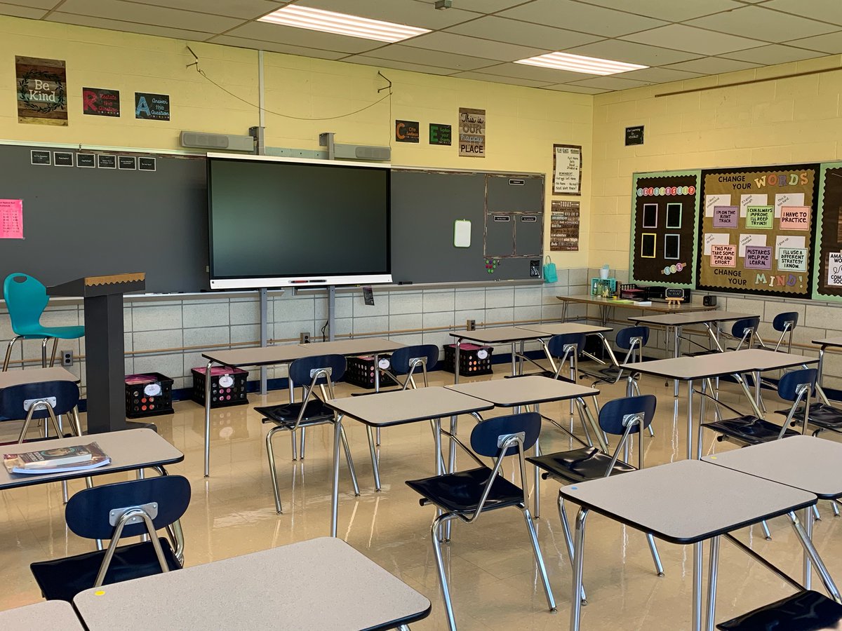 RodasReadingRox's tweet photo. It might look a little different but it still feels the same - AWESOME!  Love being back in the classroom with these kiddos!  Looking forward to a great year of ELA learning:) https://t.co/0Furu7FhB9