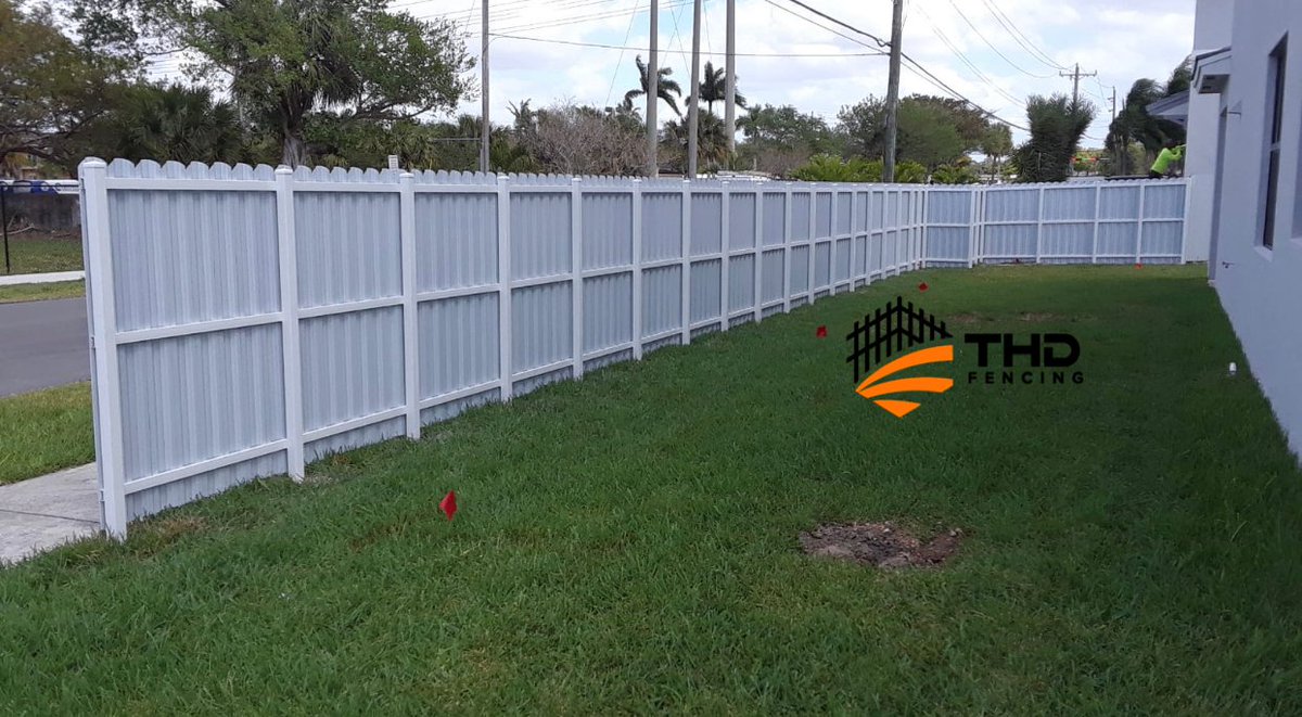 THDFenceCity's tweet photo. Our Metal privacy fence done the right way; 3 Rails for structural integrity and painted for aesthetic purposes.
Call today for a free estimate 833-433-3623
#thdfencing #metalfence #homedepot #fence #fenceinstallation #miamidade #broward #durametal #metaldurafence https://t.co/g3JE6PvPl0