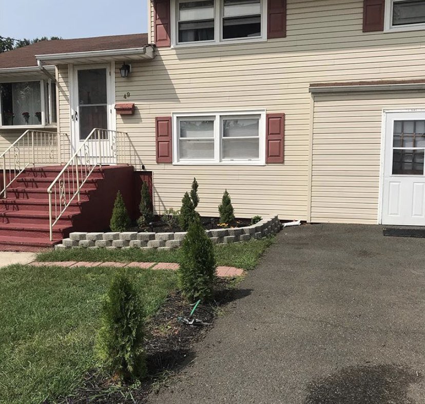 stingerbrush's tweet photo. What do you think of this #blue? 🤩
#Beautiful #transformation from Mils #HomeImprovement

#housepainter #bluehouse #exteriorinspo https://t.co/ObXUwWLXby