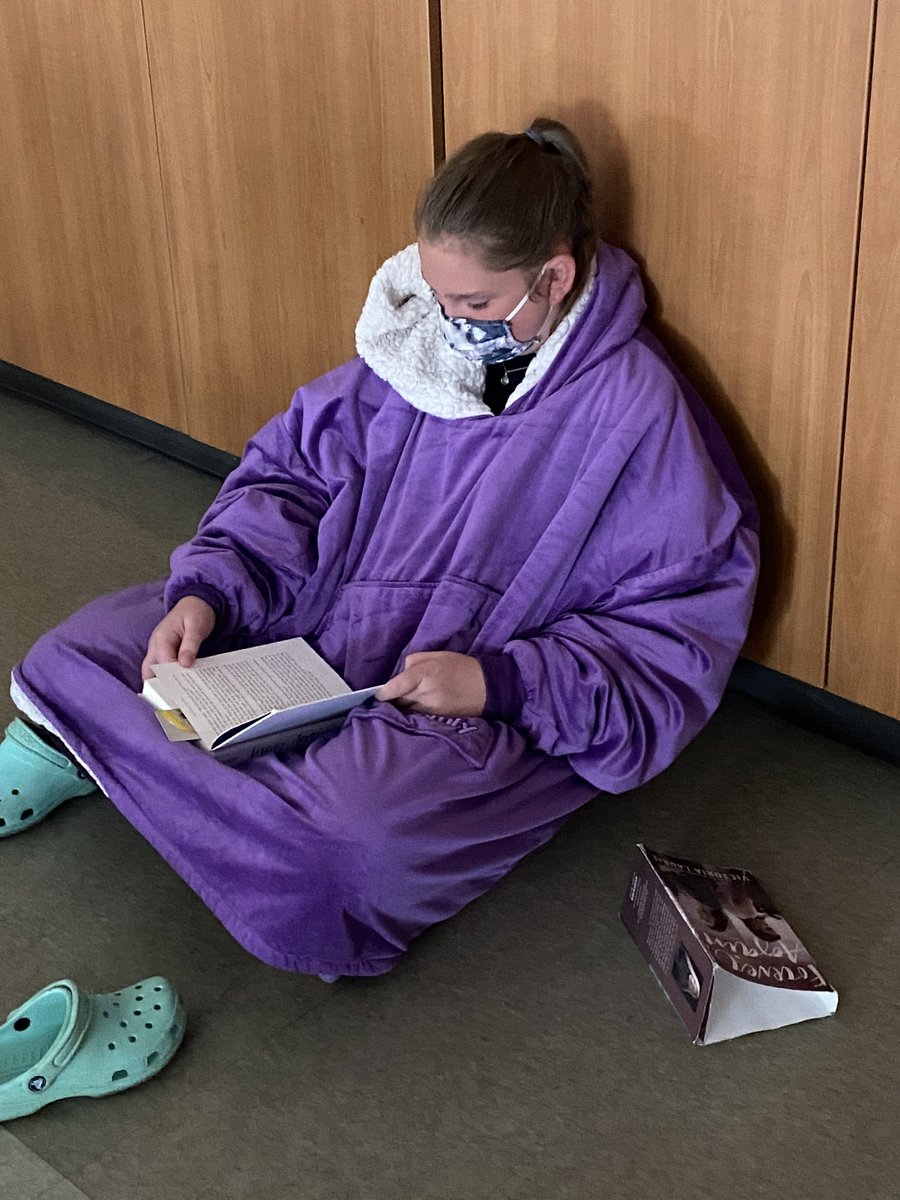 AndreaATimR6's tweet photo. Itβs Free Read Fri-YaY! We are hitting Starbucks Mode and getting comfy reading our favorite books π #MakingHistoryin401 #WPMS @WPMiddle https://t.co/2JjWHBJnEj