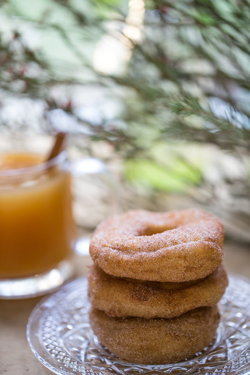 It’s the perfect time of year for apple cider and cinnamon sugar doughnuts. 🍁🍎