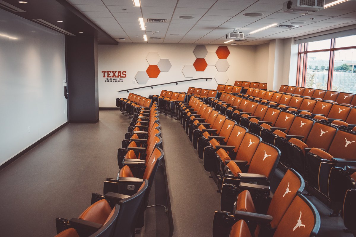 TexasTFXC's tweet photo. Just a taste of our freshly renovated home.

#FamilyOnAMission | #HookEm 🤘 https://t.co/f1PomxDu9R