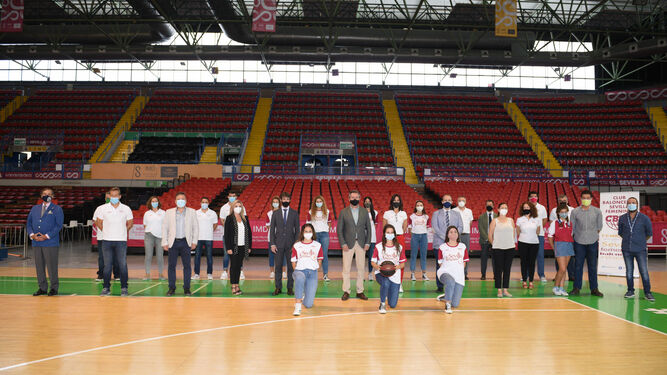 Espadas apadrina al Tecnigen Club Baloncesto Sevilla femenino ddsevilla.info/anihv1