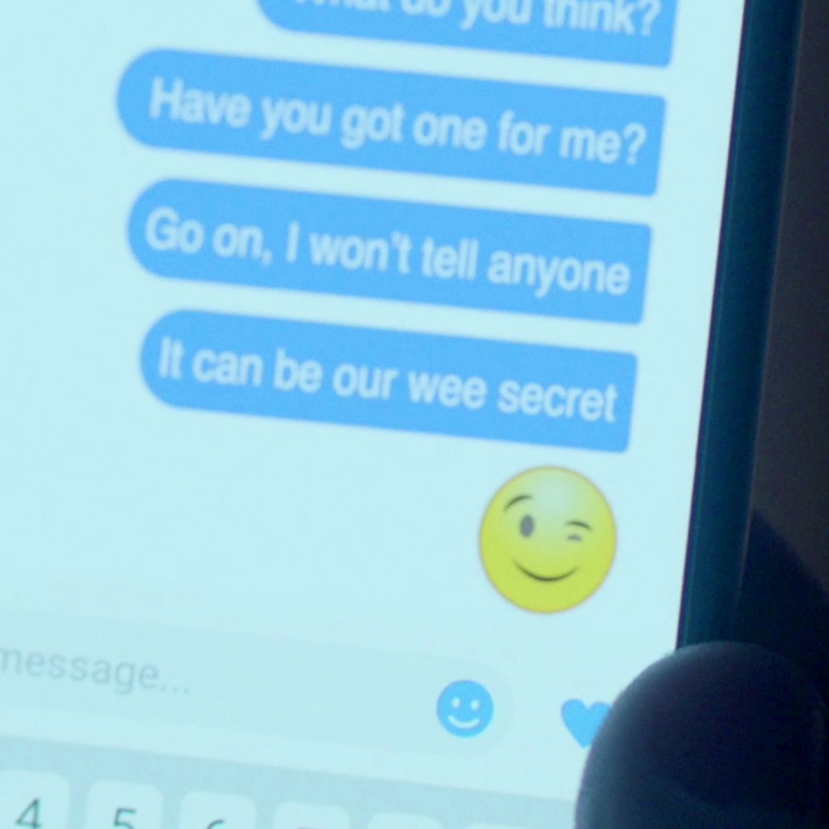 NithsdalePolice's tweet photo. ONLINE GROOMING
Targeting children online for a sexually motivated purpose is wrong & #YouWillGetCaught.
It's extremely important parents talk to their children about their online activities & make them feel comfortable to talk to them about any concerns they may have. https://t.co/8jkXdyk5D8