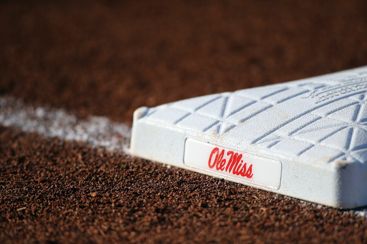 OleMissBSB's tweet photo. ⚾️ FALL BALL INFO 🍂

Due to COVID-19 policies, we are unable to open our fall scrimmages to fans and media.

However, we will live stream all intrasquads on our Facebook page. Links to all live streams will be shared via Twitter.

🔗 https://t.co/YqRtDYk1ZJ https://t.co/TGIUs8jWIw