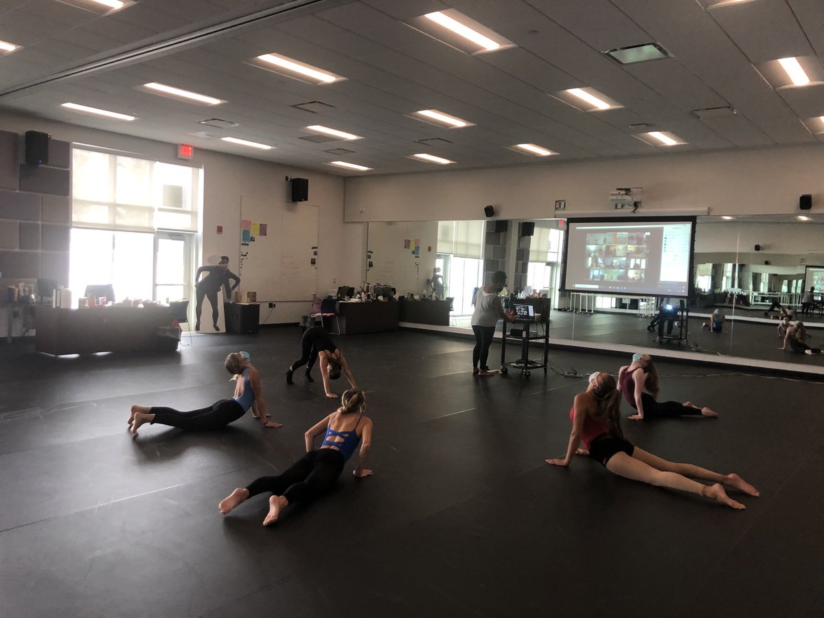 GruninFdn's tweet photo. As National Arts in Education Week winds down, we want to highlight the OCVTS Performing Arts Academy for keeping the arts alive in the classroom!

#JLGF #GruninFoundation #PAA #OCVTS #OCC #PerformingArts #TheArts #BecauseOfArtsEd #ArtsEdNJ #ArtsEdNow #ArtsEducation https://t.co/MArb2Zx6Xc