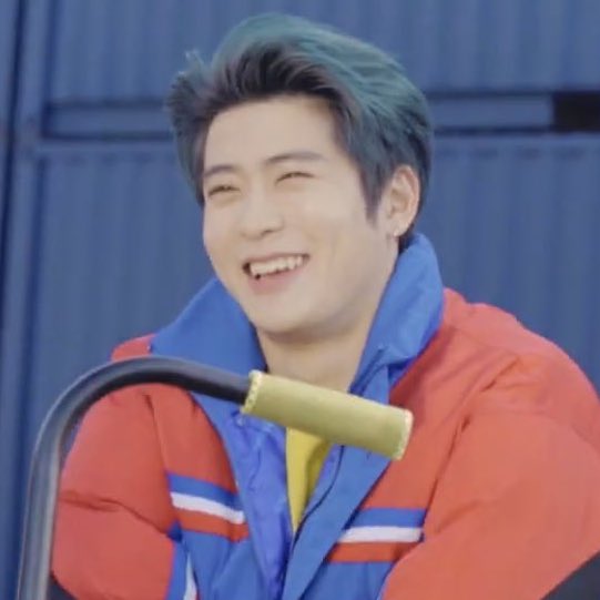 หม่ามี๊ให้ปั่นจักรยานไปซื้อน้ำปลาแต่แวะเล่นกับเพื่อนแล้วกลับบ้านช้า ยิ้มอ้อน หนูขอโทษค้าบ