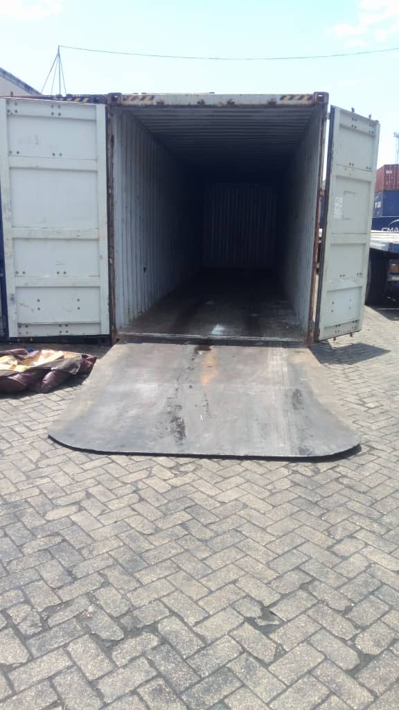 AgentNjovu's tweet photo. Container imeshuka na Mercedes & Chryser Country Export UK , port of Discharge Dar es salaam Destination Uganda..
DM iko wazi tufanye kazi mpaka bahari ikauke 😀
note : Ukimleta mteja kwangu nakupa 50$ ya asante 😀
#AgentNjovu
#Agentsmart https://t.co/5IUksDeslU