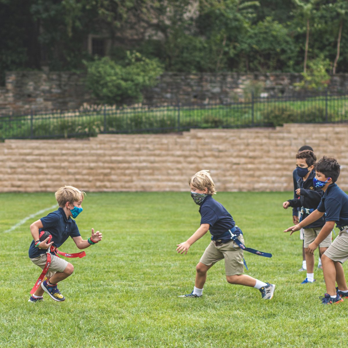CalvertSchoolMD's tweet photo. It feels like fall! And at Calvert, fall means football! Our Ninth Agers enjoyed the cool weather this morning with a game of flag football in P.E. #CalvertSchool #FallMeansFootball https://t.co/Y4vPi9dQD7