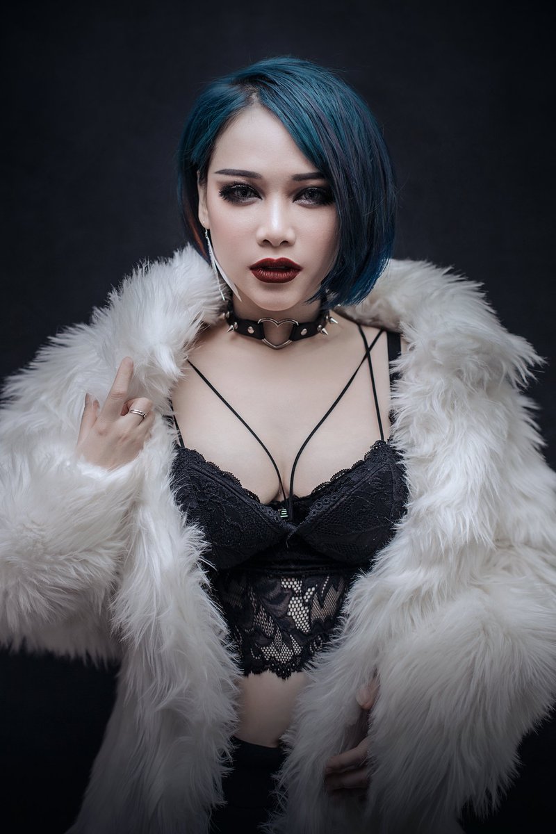 Powerful Nana
Follow me on:
Patreon (coming soon)
Gumroad (coming soon)
IG @nanaberry.chan
Reddit u/NanaBerryCosplayer
#cosplay #cosplaygirl #cutegirl #makeup #asiangirl #sexy #sexycosplayer #sexygirls #power #furcoat #accessories #likeforlikes #likeforfollows https://t.co/ZFr1ODJreN
