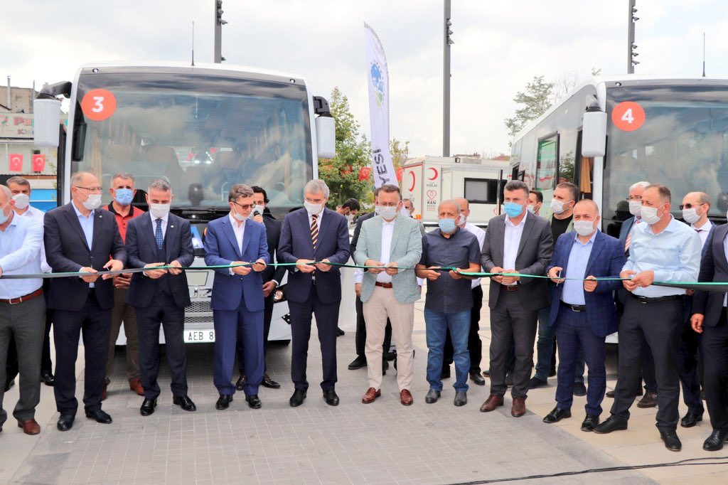 erolaydin54's tweet photo. Büyükşehir Belediyemiz, vatandaşlarımızdan gelen talep üzerine bir ihtiyacı daha gidermiş oldu. Büyükşehir Belediye Başkanımız Sn. @ekremyuce’ye teşekkür ederiz.

Şehrimiz ile Sabiha Gökçen Havalimanı arasında servis yapacak olan HAVASAK seferlerine başladı. Hayırlı olsun. https://t.co/xuAdt5Xf6x