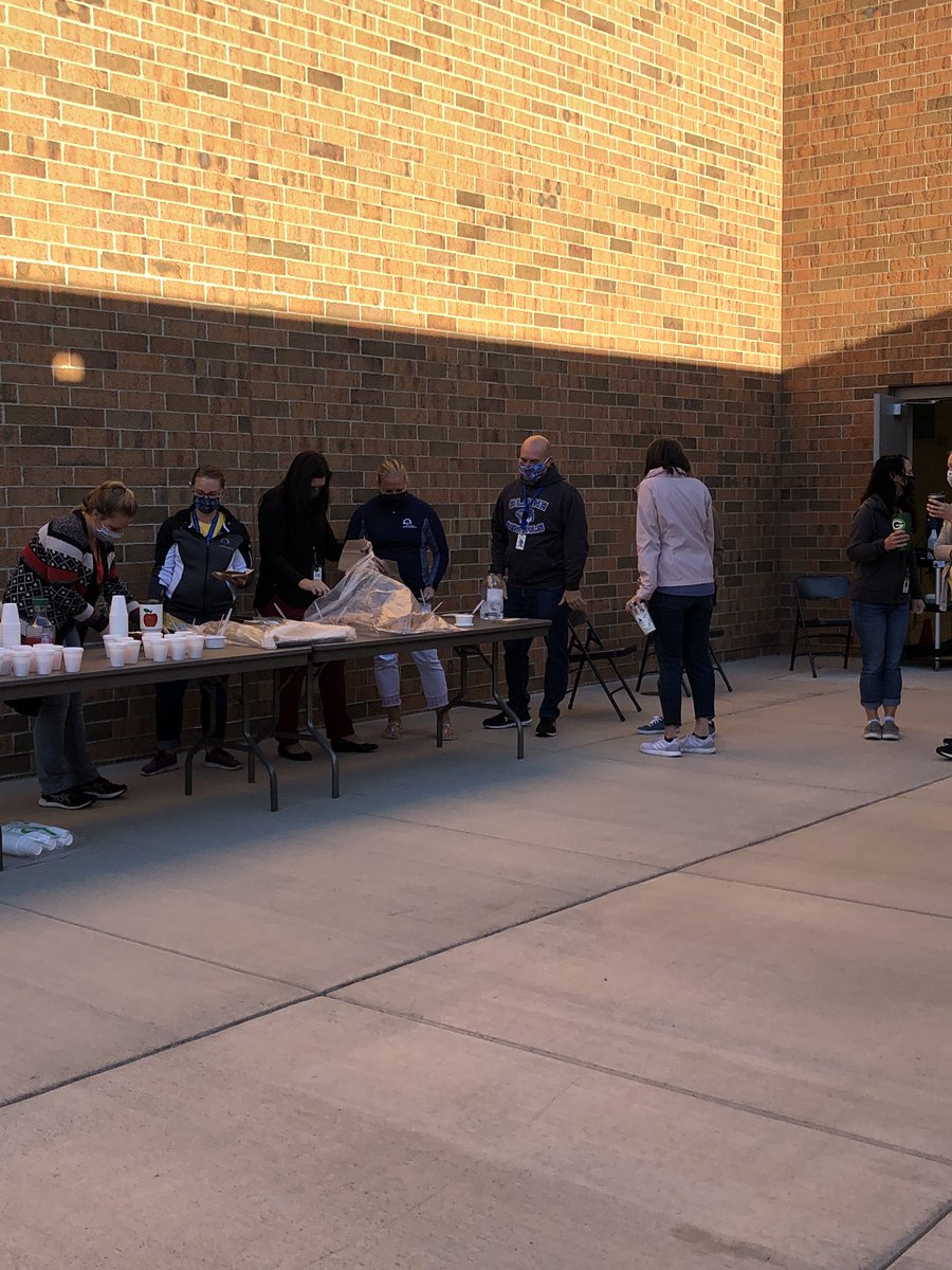 sheparddeb's tweet image. Celebrating a successful first week! Sunrise staff always rise to the occasion and shine!☀️ #brightfutures #AHSchools