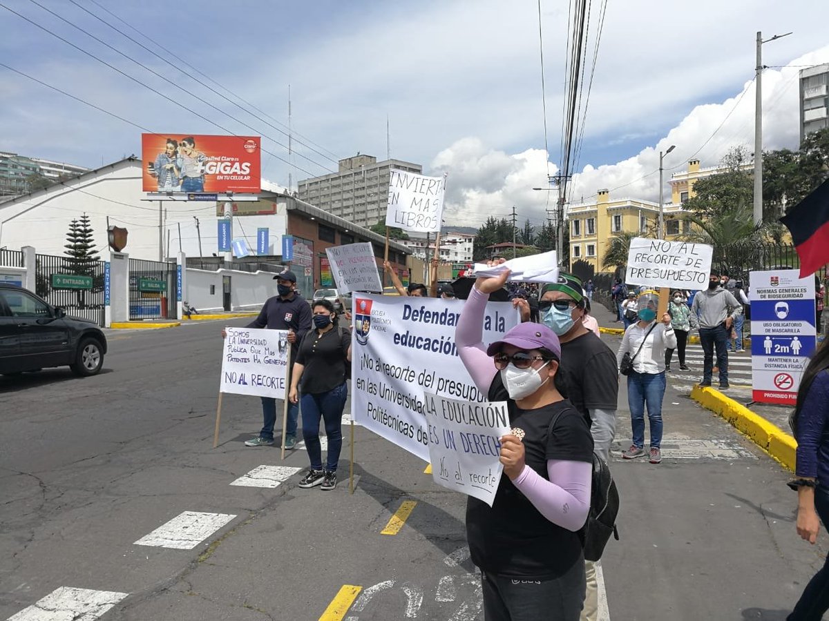 ¡Todos nos merecemos una educación de calidad!
#NoAlRecortePrespuestario 
#LaEducacionPublicaEnPeligro 
#PorLaSaludYEducacion <a href="/RichardM_A/">Richard Martínez</a> <a href="/Lenin/">Lenín Moreno</a>