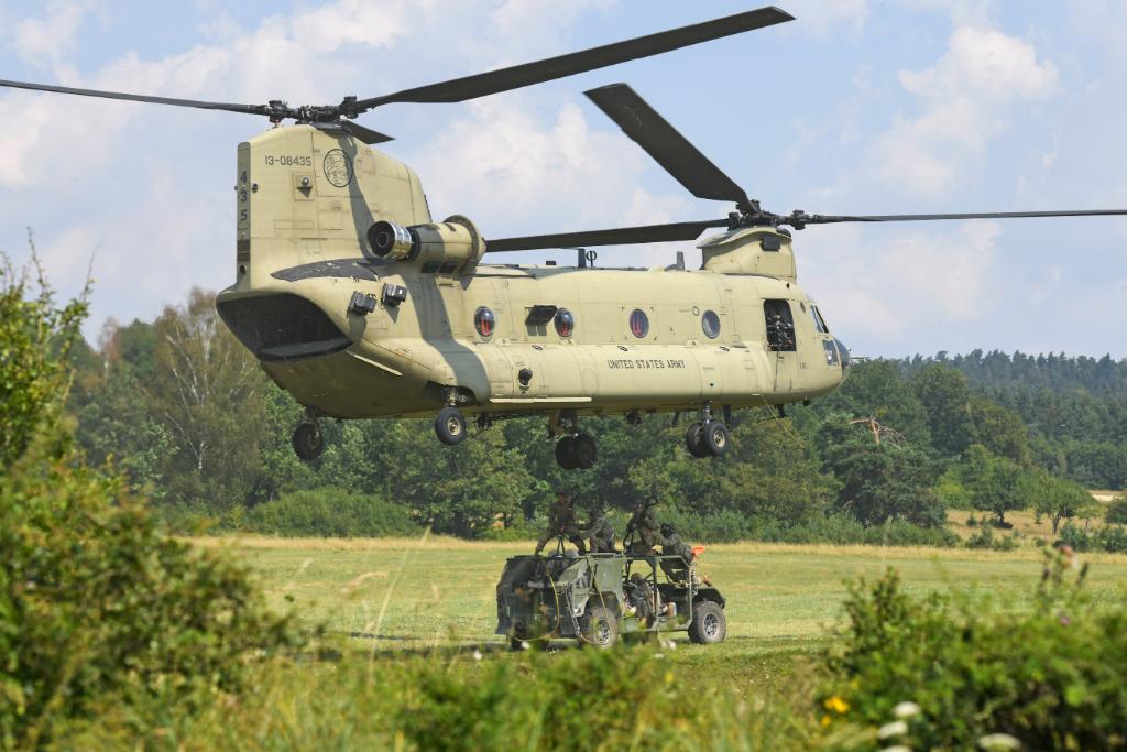 'Trained and Ready!' #Paratroopers sling load an Army Ground Mobility Vehicle to a CH-47 Chinook helicopter during Exercise #SaberJunction at Grafenwoehr Training Area, Germany, Aug. 10, 2020. #StrongEurope #Ready2Fight #Allied2Win 📸 by Markus Rauchenberger