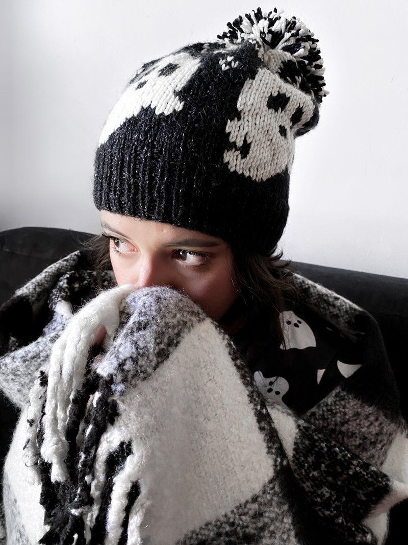 Spoooky patterns are now available on https://t.co/JT6xiXKmsi! Including the Odd Soul Hat (Knit)! #LBYWickedWIP
https://t.co/RYmX8WuORc https://t.co/t10NVbBc9b