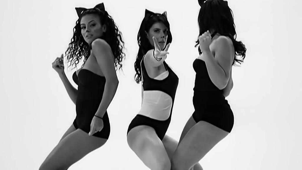 Here to bless the timeline with our 3 favorite cats, hope this will cheer you up a little. Enjoy your weekend, stay strong, stay healthy, and say hi to your family for me. Peace! ✌🏾😷