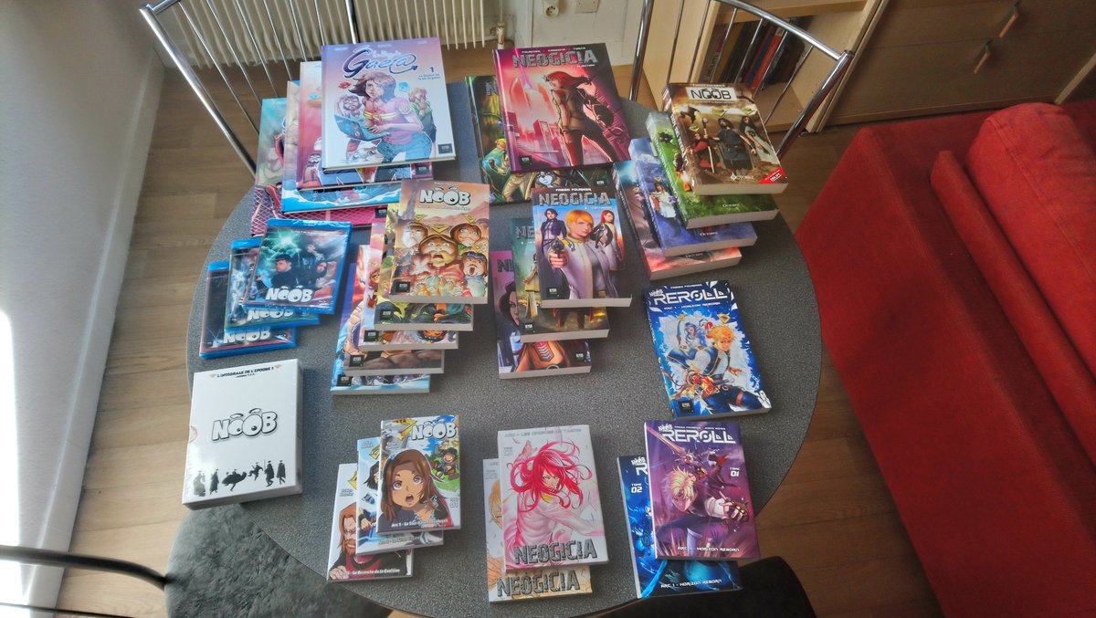 rick21hochet's tweet photo. Le colis est enfin arrivé 😀
Ma table est trop petite pour autant de plaisir !
Quelle joie de passer une heure à faire de la place pour ne pas séparer cette belle collection
@Olydri_Noob @Olydri_WarpZone @Olydri_Fournier https://t.co/yWdw7QGvz6
