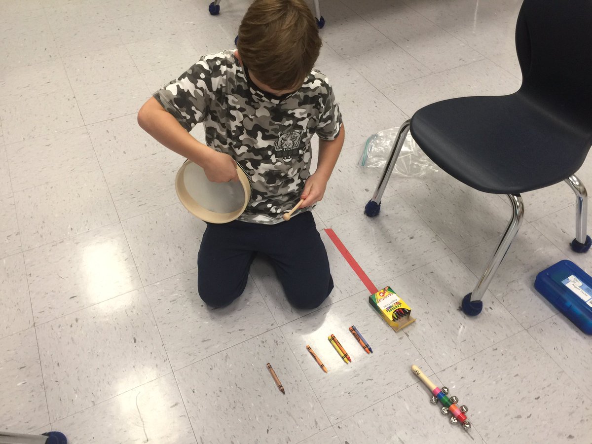 Using what they have available, students are creating rhythm patterns with crayons and performing the patterns on personal instruments, even pencil cases!@MusicAtHubbard <a href="/Hubbard_School/">MaryAHubbardSchool</a> @RSDNJArts