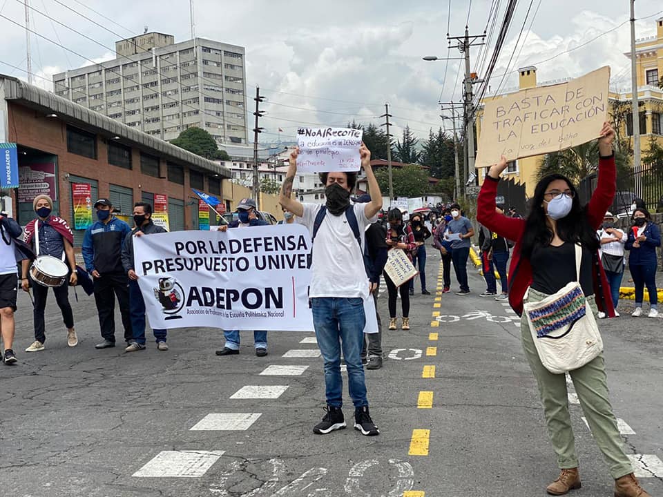 adepon_ec tweet media